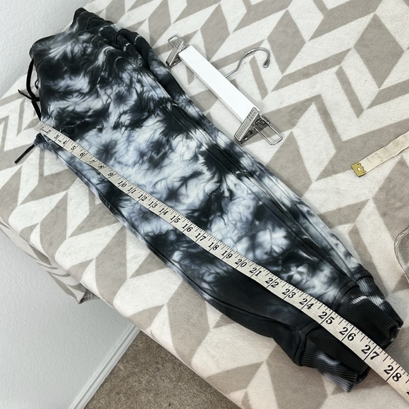 Lululemon Warm Down Jogger Pant size‎ 4 Women’s Activewear - Picture 10 of 10